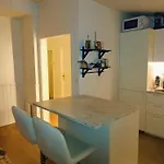 Апартаменты Sunny Terrace House Only 50 Min From Oslo Skjelfoss