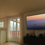 Sunny Terrace House Only 50 Min From Oslo