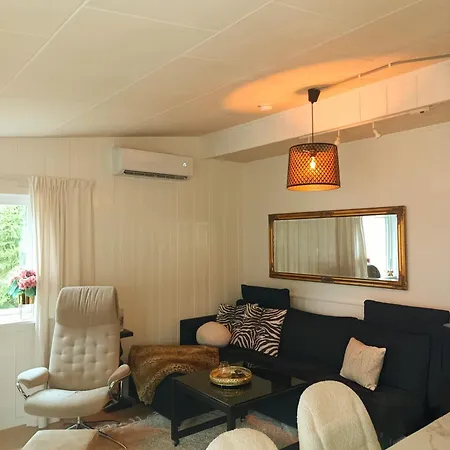 Sunny Terrace House Only 50 Min From Oslo Skjelfoss